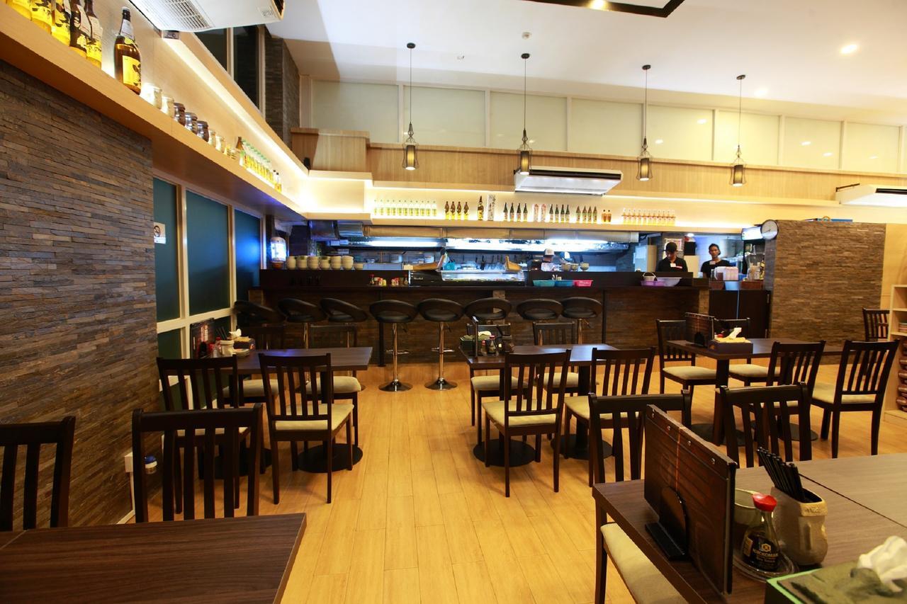 Super Hotel Yangon Esterno foto