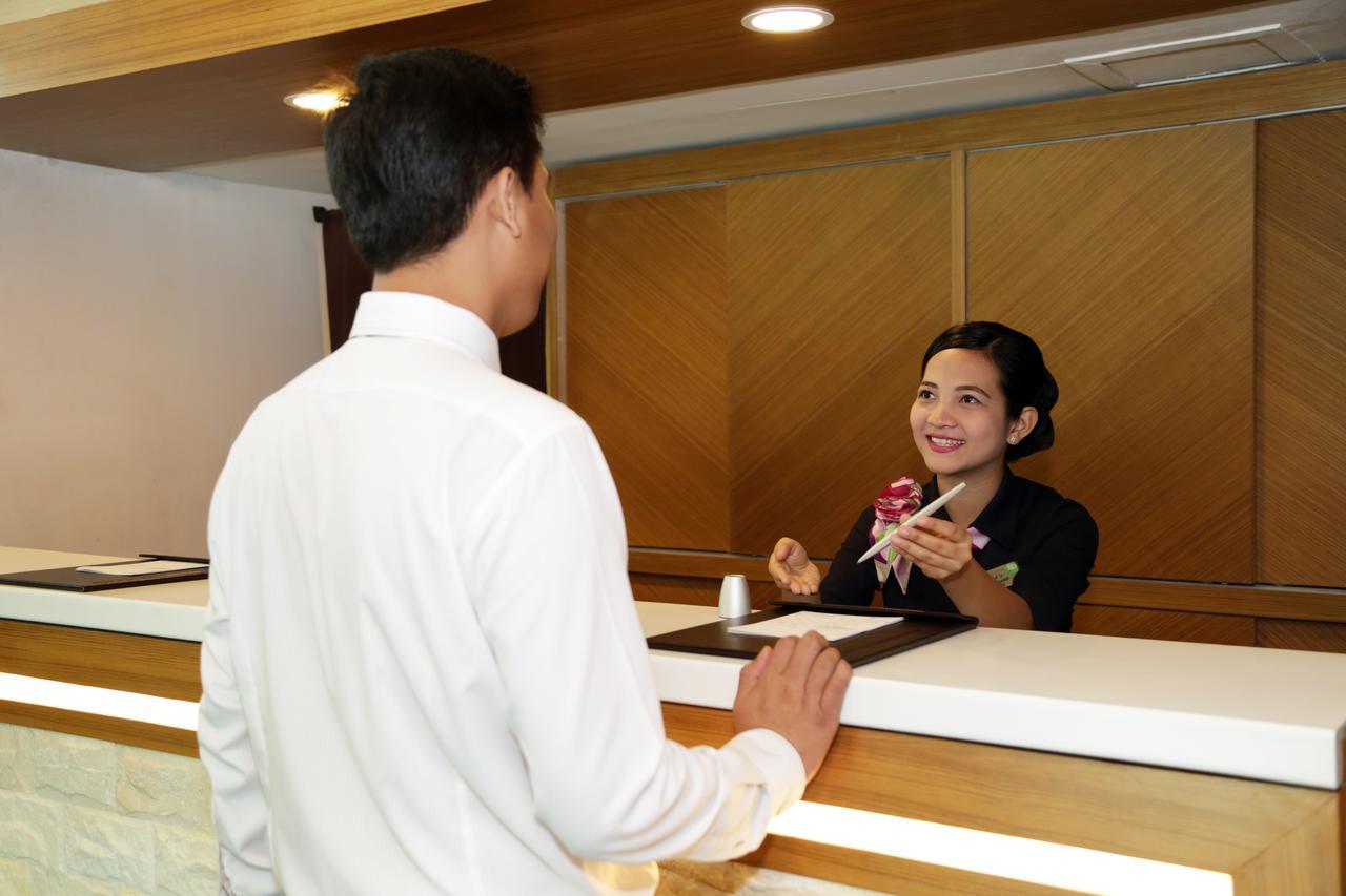 Super Hotel Yangon Esterno foto