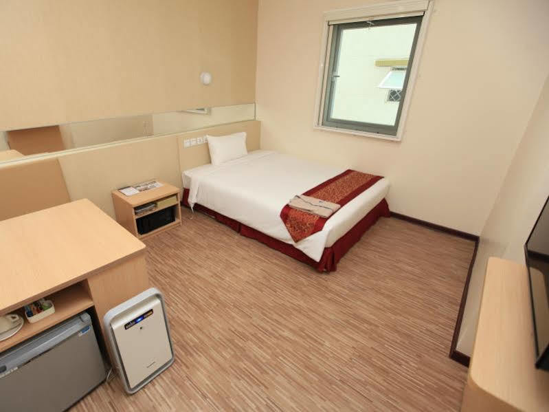 Super Hotel Yangon Esterno foto
