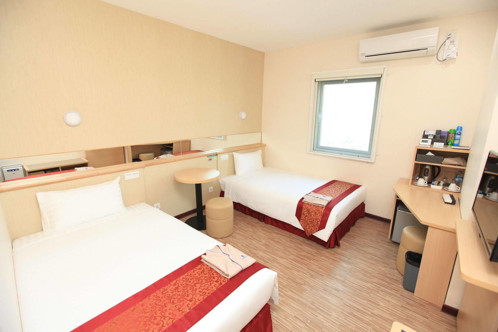 Super Hotel Yangon Esterno foto